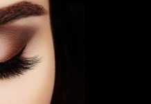 Fake Lashes: So bringt man sie richtig an